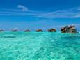 Maledivy-Gili-Lankanfushi-Luxury-Resort-Overwater-Villa