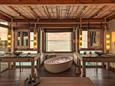 Maledivy-Gili-Lankanfushi-Luxury-Resort-Overwater-Villa