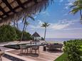 Maledivy-OneOnly-Reethi-Rah-Luxury-Resort-Grand-Beach-Villa-Beachfront-View