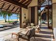 Maledivy-OneOnly-Reethi-Rah-Luxury-Resort-North-Two-Villa-Residence-with-Pool-Beachfront-Luxury