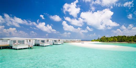 Maledivy-Amilla-Fushi-Ocean-Lagoon-Overwater-Houses-with-Poo