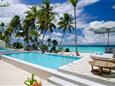 Maledivy-Amilla-Fushi-Oceanfront-Residence-Beachfront-Pool
