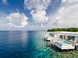 Maledivy-Amilla-Fushi-Reef-Water-Pool-Villa